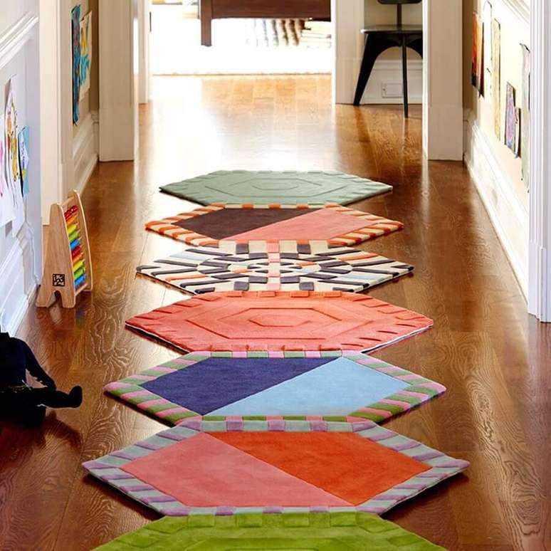 8. Modelo de tapete de retalho para decoração de corredor – Foto: Revista Artesanato