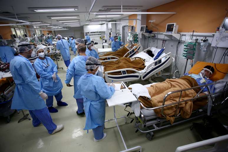 Hospital de Porto Alegre com pacientes de Covid-19 
 11/3/2021    REUTERS/Diego Vara