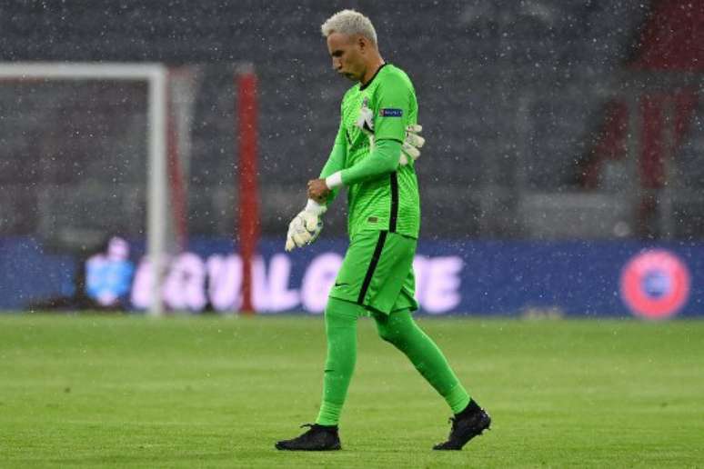 Navas foi importante em classificação do PSG (Foto: CHRISTOF STACHE / AFP)