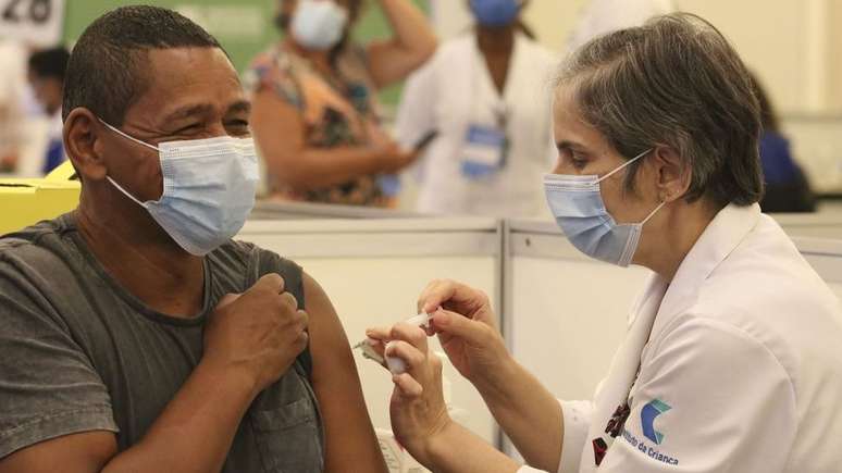 Um dos objetivos da CPI da Covid é investigar responsabilidade na lentidão da vacinação