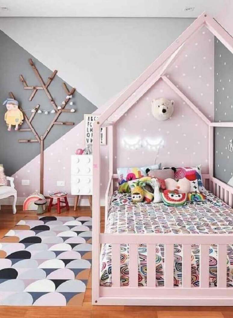 28. Modelos de tapetes emborrachados também são ótimos para decorar quarto infantil – Foto: Pinterest