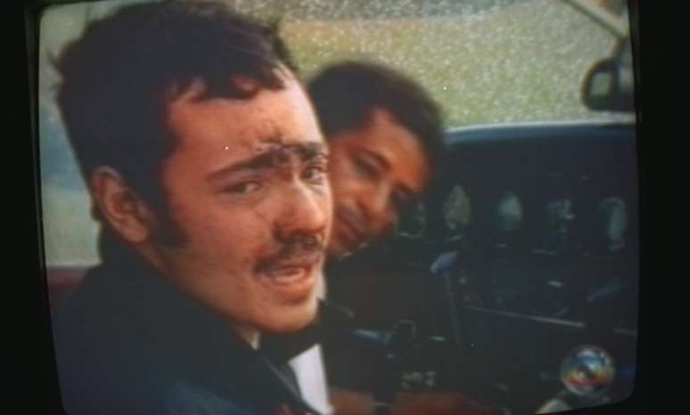O ator Danton Mello ao ser resgatado no Monte Roraima após acidente de helicóptero que matou um membro da equipe do ‘Globo Ecologia’
