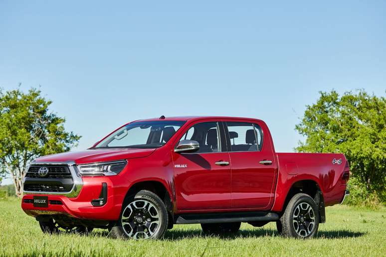 Nova geração da Hilux deve chegar ao mercado global somente em 2024 e pode ganhar versão hibrida. 