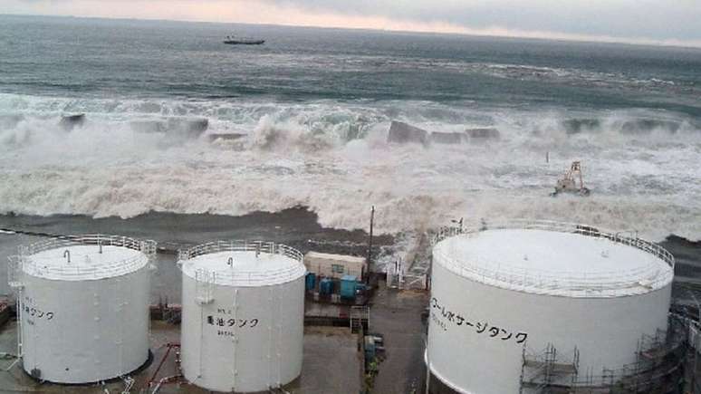 O tsunami de 2011 atingiu a planta de Fukushima