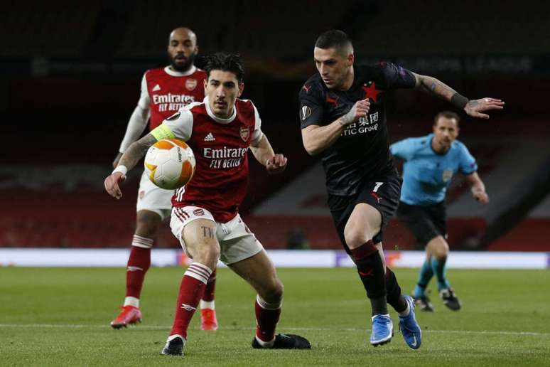 Arsenal e Slavia Praga empataram em 1 a 1 (Foto: IAN KINGTON / AFP)