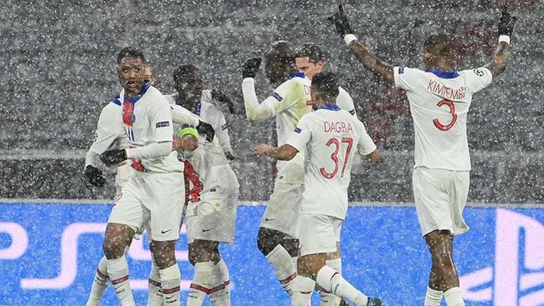 Comemoração de uns dos gols do PSG na vitória sobre o Bayern de Munique na Liga dos Campeões (Foto: AFP)