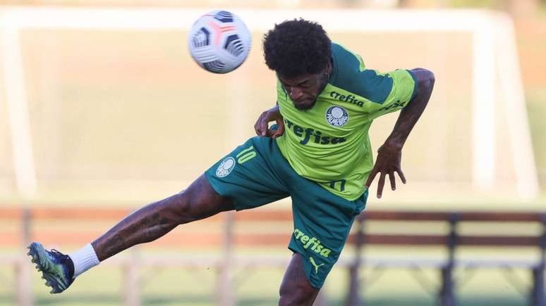 Luiz Adriano durante treinamento no CT do Brasiliense (Foto: Cesar Greco/Palmeiras)