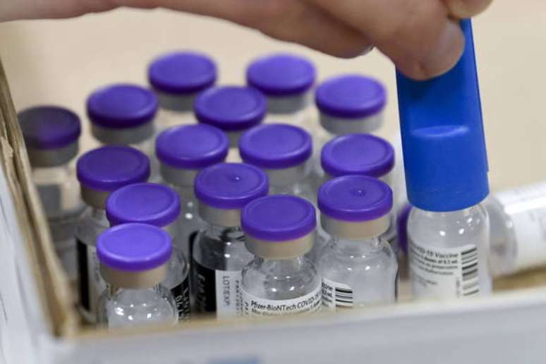 União Europeia se prepara para comprar mais 1,8 bilhão de doses da vacina da Pfizer