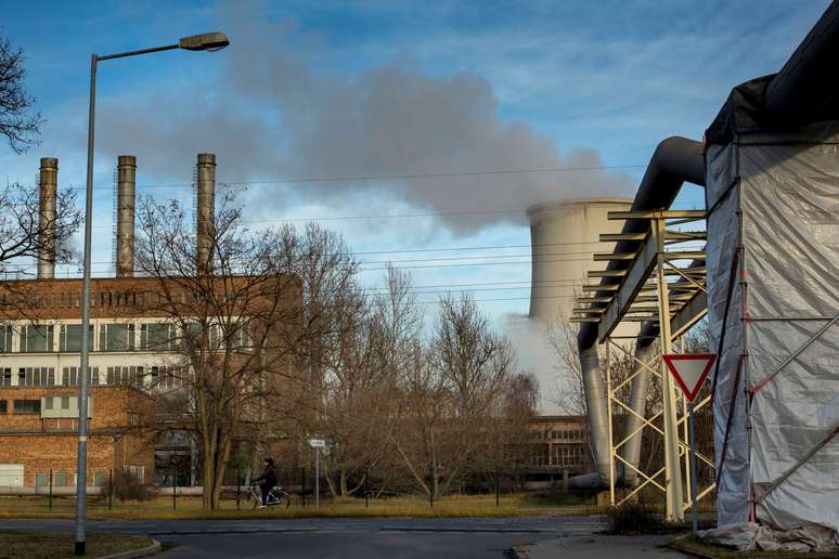 Central elétrica lihgada a siderúrgica da ArcelorMittal em Eisenhuettenstadt, Alemanha.  REUTERS/Thomas Peter