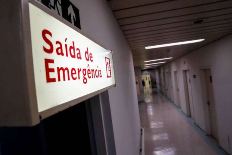 Brasil vive o pior momento da pandemia com quase 360 mil mortos