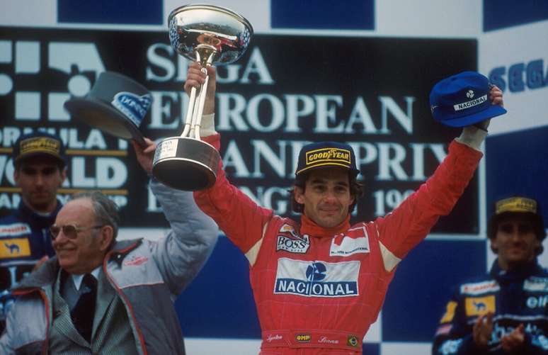 27 anos depois de sua morte, Senna ainda é assunto obrigatório 