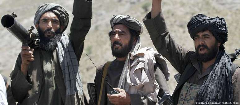Talibãs veem retirada das tropas dos EUA como chance para chegar ao poder no Afeganistão