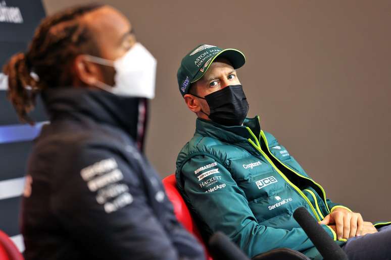 Hamilton e Vettel participaram de coletiva juntos 