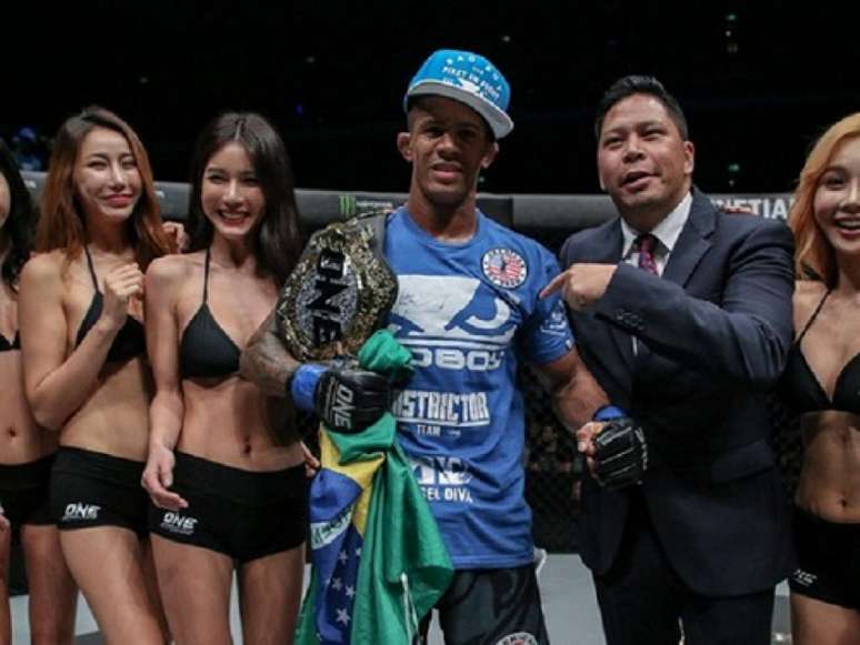 Brasileiro Adriano Moraes é o atual campeão peso-mosca do ONE (Foto: Divulgação/ONE Championship)