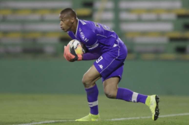 Lucão teve grande atuação contra o Flamengo (AFP)