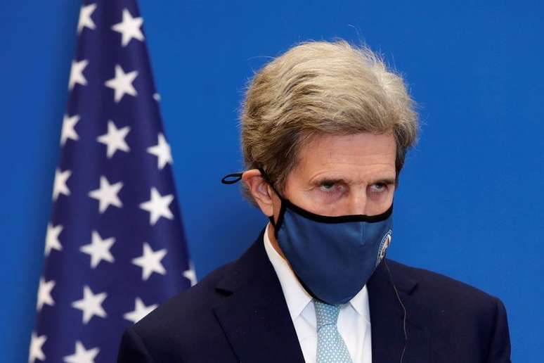 Secretário especial dos EUA para o Clima, John Kerry, em Paris
10/03/2021 REUTERS/Benoit Tessier