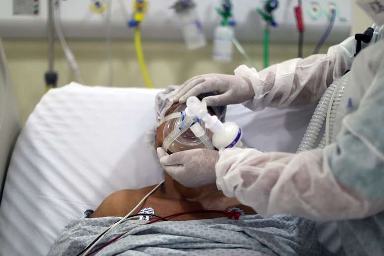 Paciente da Covid-19 em UTI de hospital em São Paulo
08/04/2021
REUTERS/Amanda Perobelli