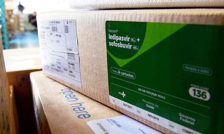 Governo começou a distribuir medicamentos do kit intubação 