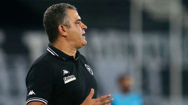Marcelo Chamusca reconheceu que o time ainda tem de ser qualificado (Foto: Vitor Silva / Botafogo FR)