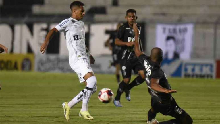 Santos não conseguiu vencer a marcação da Ponte Preta (Foto: Divulgação/Santos FC)