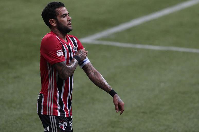 Daniel Alves esteve em campo na vitória sobre o Palmeiras (Foto: Rubens Chiri/saopaulofc.met)