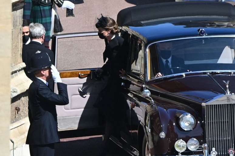 A duquesa de Cambidge, Kate, chega ao local do funeral