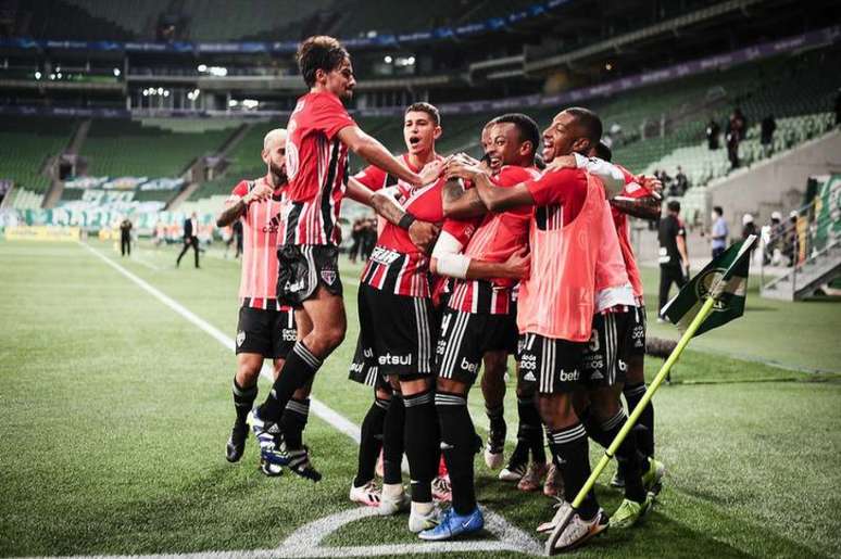 São Paulo atingiu meta da década de 90 com sequência de vitórias (Foto: Rodrigo Corsi/Paulistão)