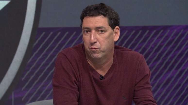 Comentarista Paulo Vinicius Coelho é jornalista nos SporTV (Reprodução/SporTV)