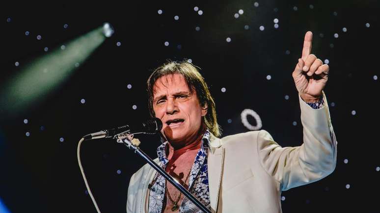 Desde 1959, quando gravou um compacto simples de 78 rota&ccedil;&otilde;es, Roberto j&aacute; lan&ccedil;ou mais de 62 &aacute;lbuns nacionais e 40 internacionais, que venderam em torno de 120 milh&otilde;es de c&oacute;pias