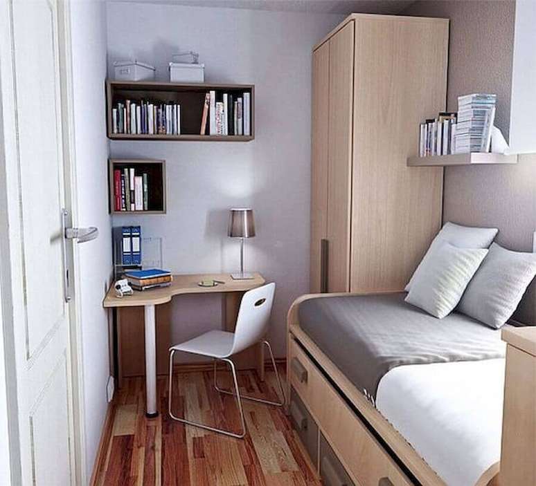 4. A mesa de canto para quarto é ideal para ajudar a otimizar o ambiente pequeno – Foto: Pinterest