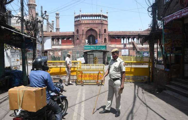 Nova Délhi anunciou lockdown de uma semana para tentar conter avanço da pandemia