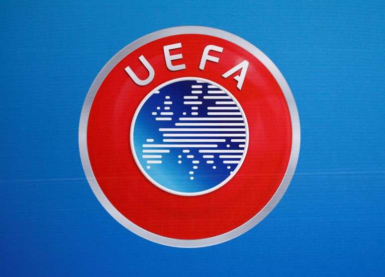 Logo da Uefa antes de entrevista coletiva na sede da entidade em Nyon, na Suíça
09/12/2016 REUTERS/Denis Balibouse