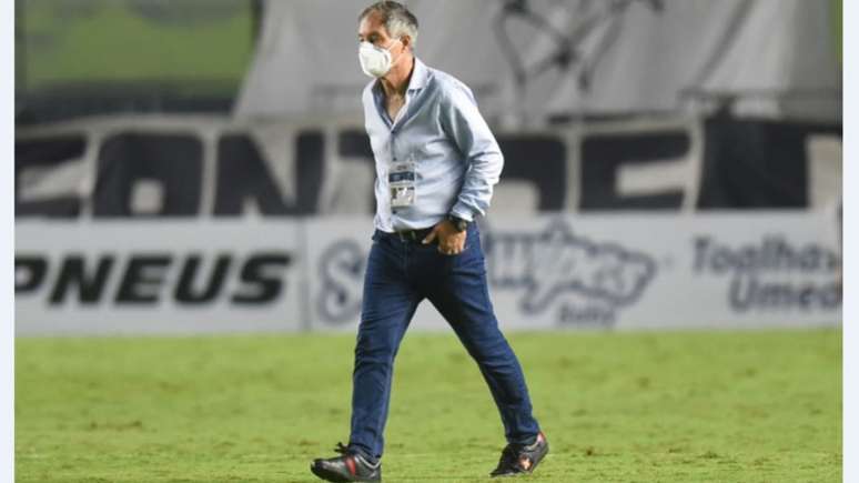 Técnico Ariel Holan defendeu os Meninos da Vila (Foto: Ivan Storti/Santos FC)