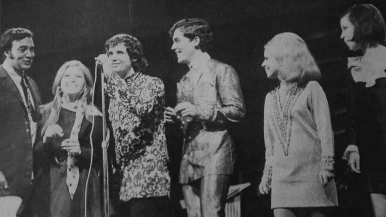 Apresentado por Roberto, Erasmo e Wanderl&eacute;a, Programa Jovem Guarda, da TV Record, durou quase tr&ecirc;s anos, de agosto de 1965 a janeiro de 1968