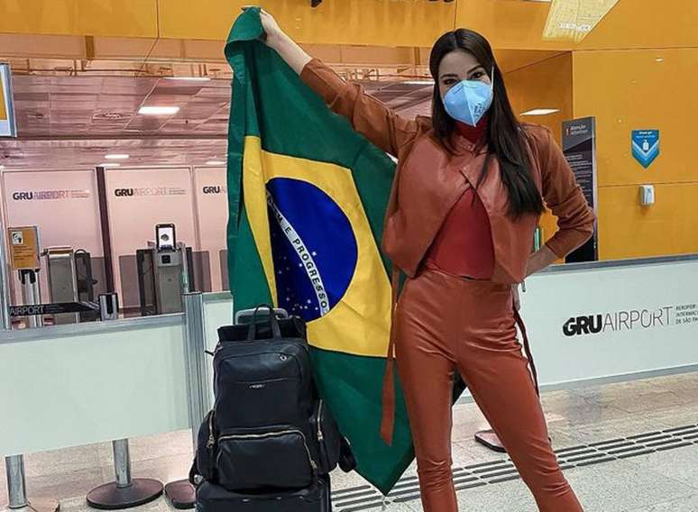 A Miss Brasil 2020 Julia Gama embarcou para Cancún neste sábado, 17 