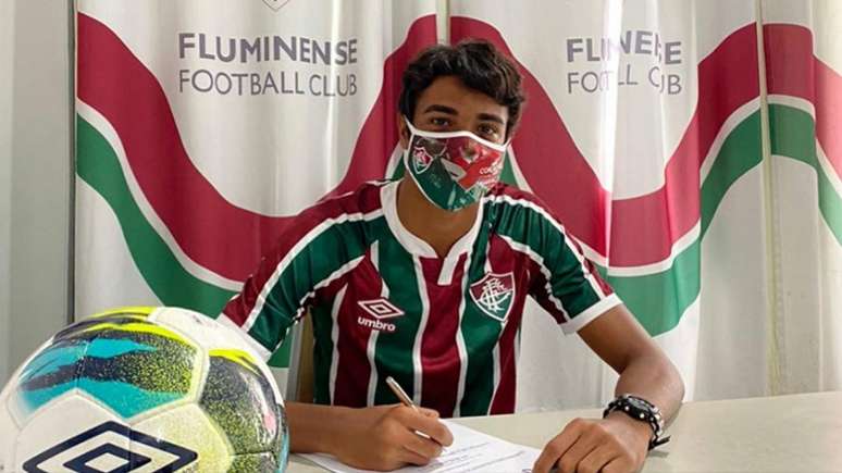 Luis Fernando assinou contrato até o fim de 2025 (Foto: Divulgação)