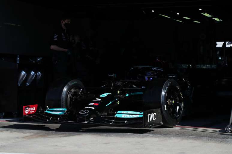 Lewis Hamilton testa pela primeira vez os pneus de 18″ da Pirelli nesta terça-feira 
