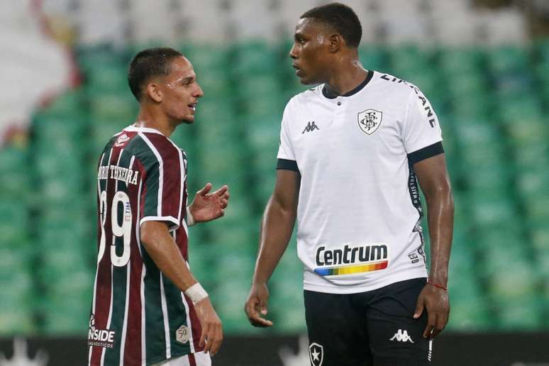 Gabriel também falou sobre a oportunidade de ter jogado no Maracanã (Foto: Vítor Silva/Botafogo)