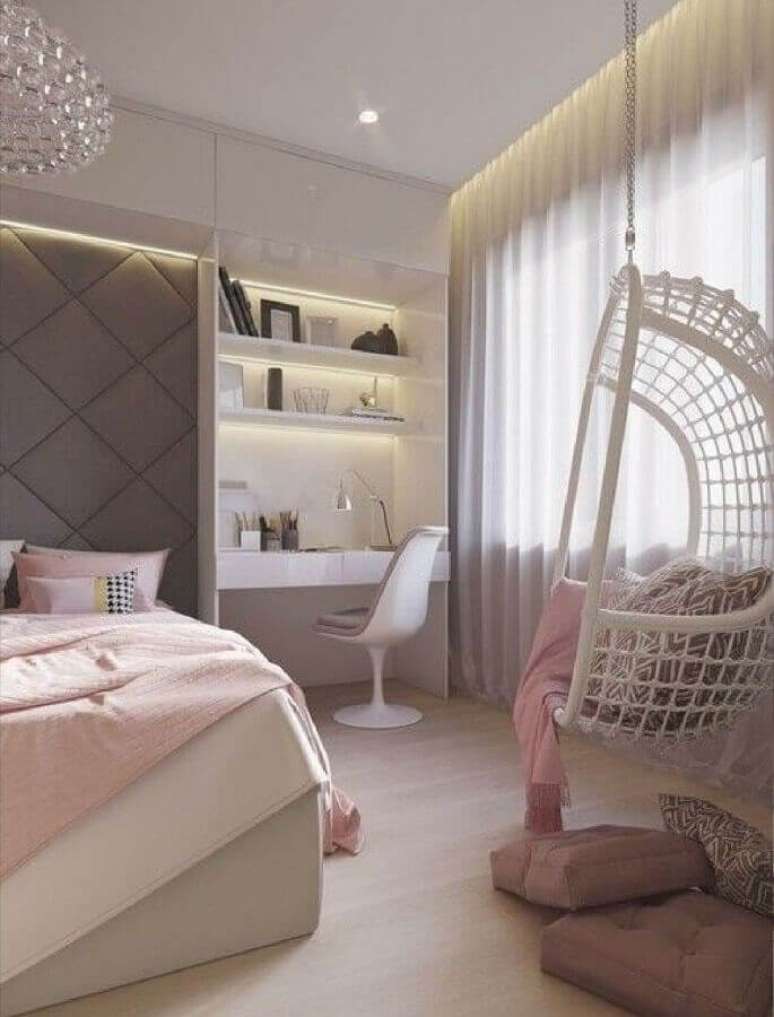5. Balanço suspenso para decoração de quarto de mulher moderno cinza e rosa – Foto: Home Fashion Trend