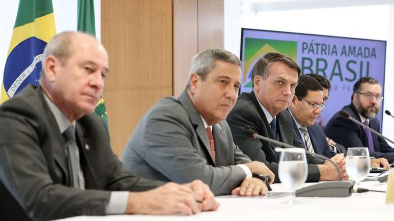 Bolsonaro estava 'exaltado' durante a reunião, segundo pessoas que participaram do encontro