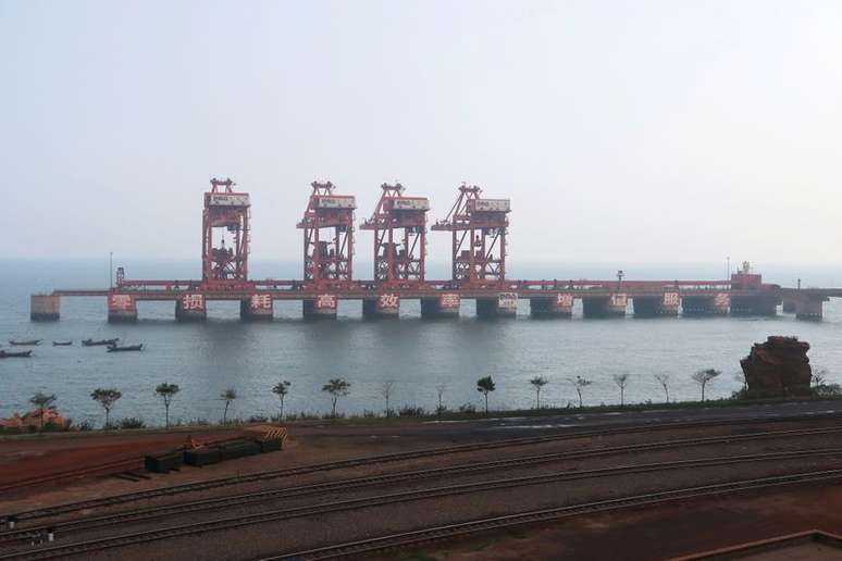 Terminal de minério de ferro no porto de Dalian, China 
21/09/2018
REUTERS/Muyu Xu