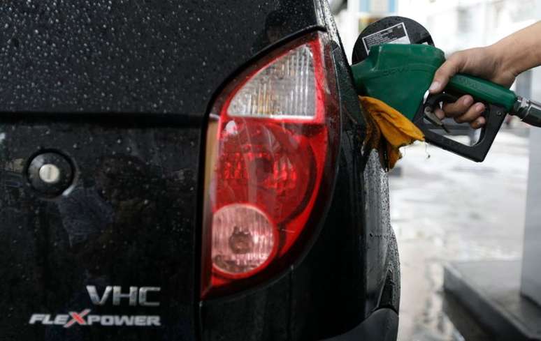 Veículo abastecido a etanol no Rio de Janeiro (RJ) 
30/04/2008
REUTERS/Sergio Moraes