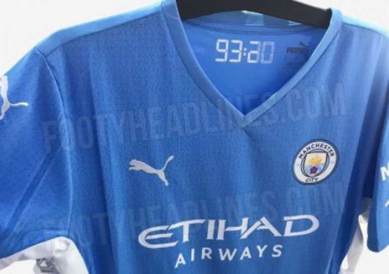 Nova camisa do Manchester City terá o famoso '93:20' (Foto: Reprodução / Footy Headlines)