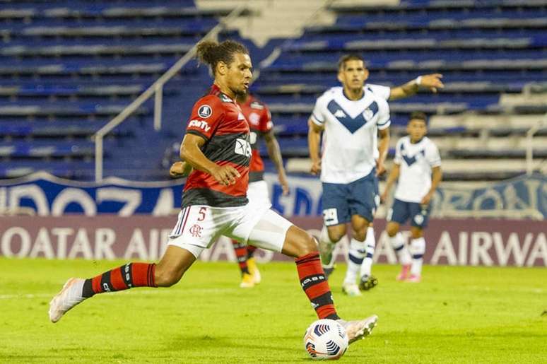 Arão marcou o primeiro gol do Fla na partida (Foto: Marcelo Cortes/Flamengo)