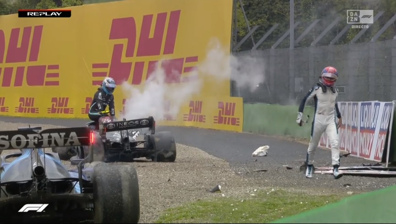 George Russell e Valtteri Bottas se envolveram em um forte acidente durante a corrida em Ímola 