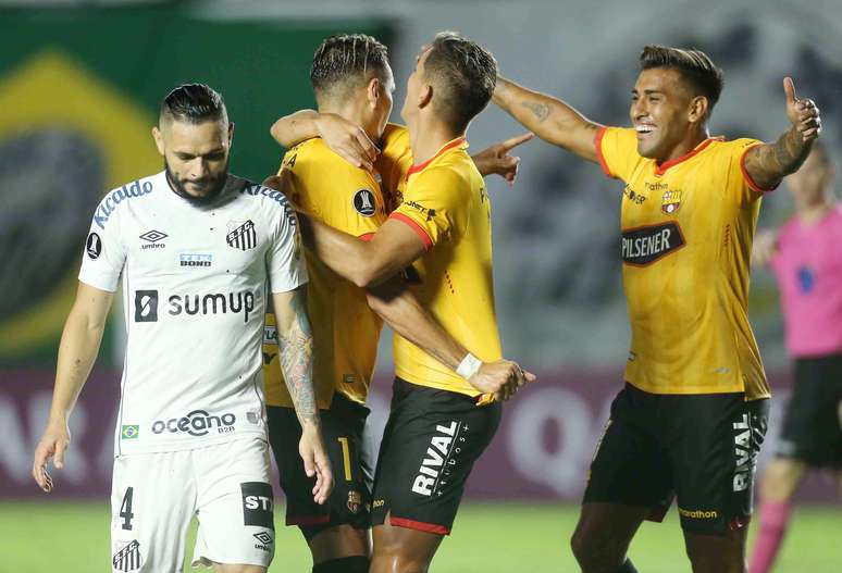 Santos joga mal e tropeça no Barcelona-EQU na Libertadores