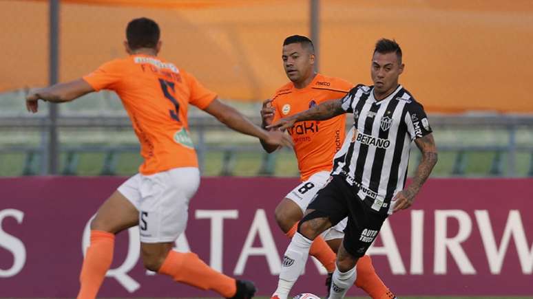 Time brasileiro não teve uma noite de bom futebol em sua estreia (MANAURE QUINTERO / POOL / AFP)