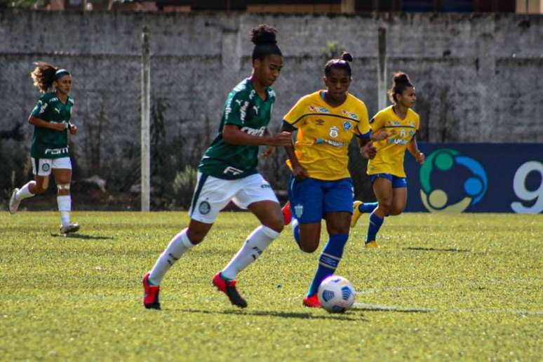 Palmeiras e Avaí/Kindermann em disputa pelo Brasileirão Feminino (Foto: Andrielli Zambonin/Avaí Kindermann)