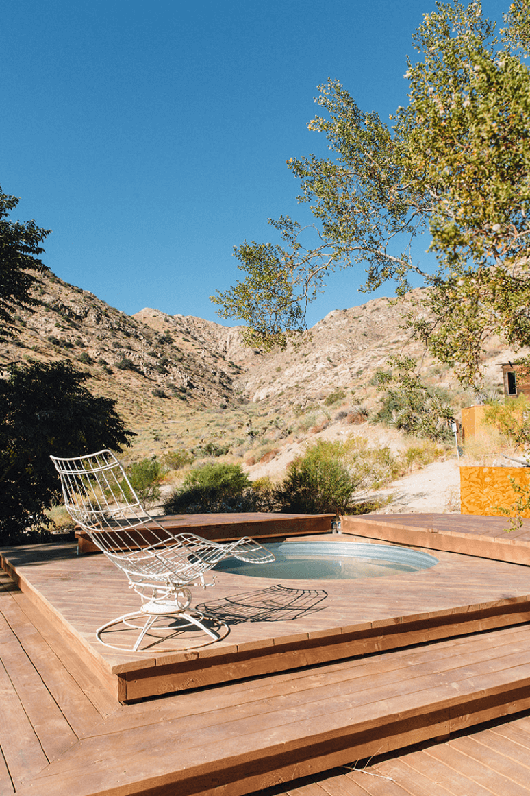 37. Piscina elevada pequena e redonda – Foto Pinterest