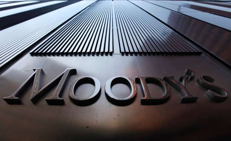 Prédio com placa da agência Moody's. 02/08/2011. REUTERS/Mike Segar.